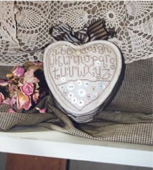 Alphabet Button Heart EEF190