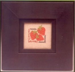 Itty Bitty Strawberries RS27